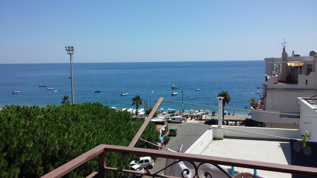 Le Spiagge Bed & Breakfast Letojanni Exterior photo